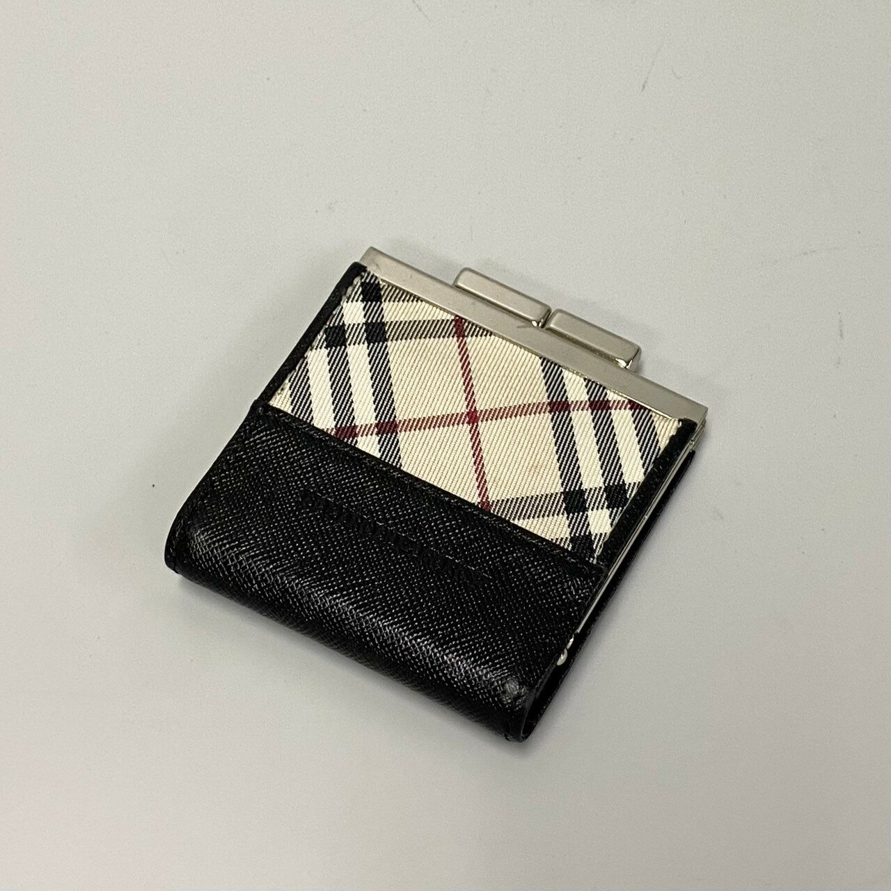 【ポイント5倍】極上 美品 レア品 BURBERRY バーバリー ノバチェック ロゴ レザー 本革 がま口 小銭入れ ミニ コインケース ブラック ベージュ 30619【送料無料】【中古】