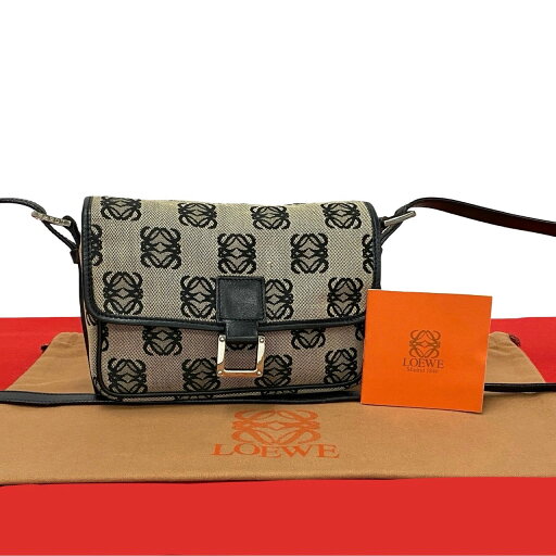 【ポイント2倍】極 美品 希少品 LOEWE ロエベ アナグラム ロゴ 総柄 キャンバス レザー 本革 ミニ ショルダーバッグ ポシェット サコッシュ ブラック 49126【送料無料】【中古】 【ポイント2倍】極 美品 希少品 LOEWE ロエベ アナグラム ロゴ 総柄 キャンバス レザー 本革 ミニ ショルダーバッグ ポシェット サコッシュ ブラック 49126【送料無料】【中古】