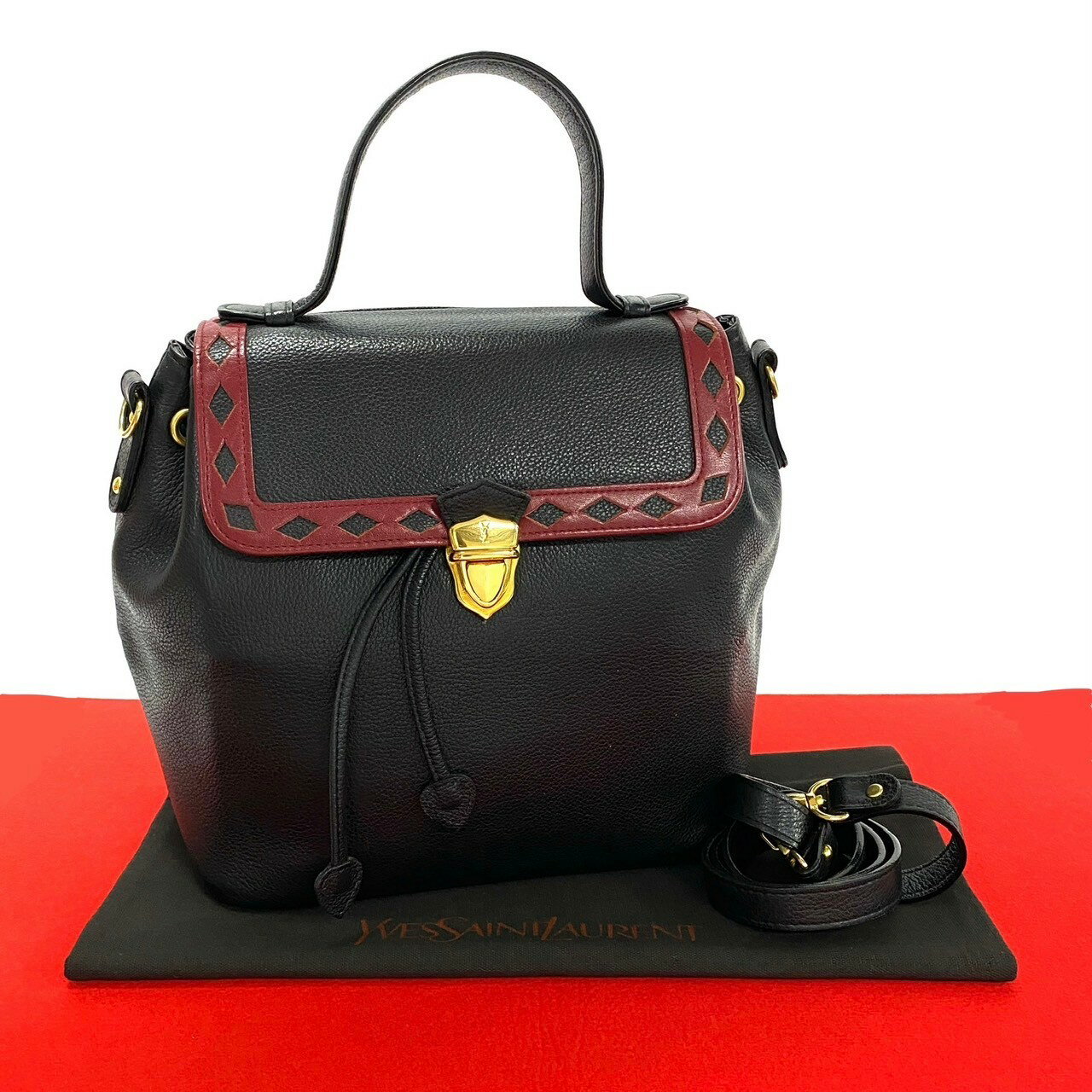 美品】YSL イヴサンローラン ショルダーバッグ ブラック - バッグ 美品】YSL イヴサンローラン ショルダーバッグ ブラック - バッグ