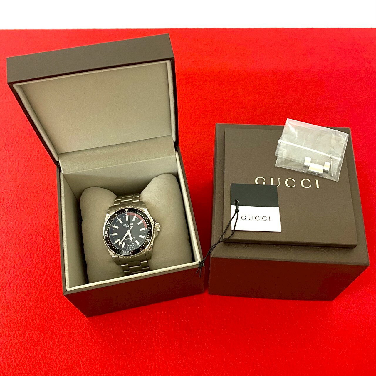 【ポイント2倍】稼働品 極 美品 箱付 GUCCI グッチ ダイブ ステンレス クォーツ 腕時計 ウォッチ 小物 メンズ アクセサリー シルバー ブラック 38660【送料無料】【中古】