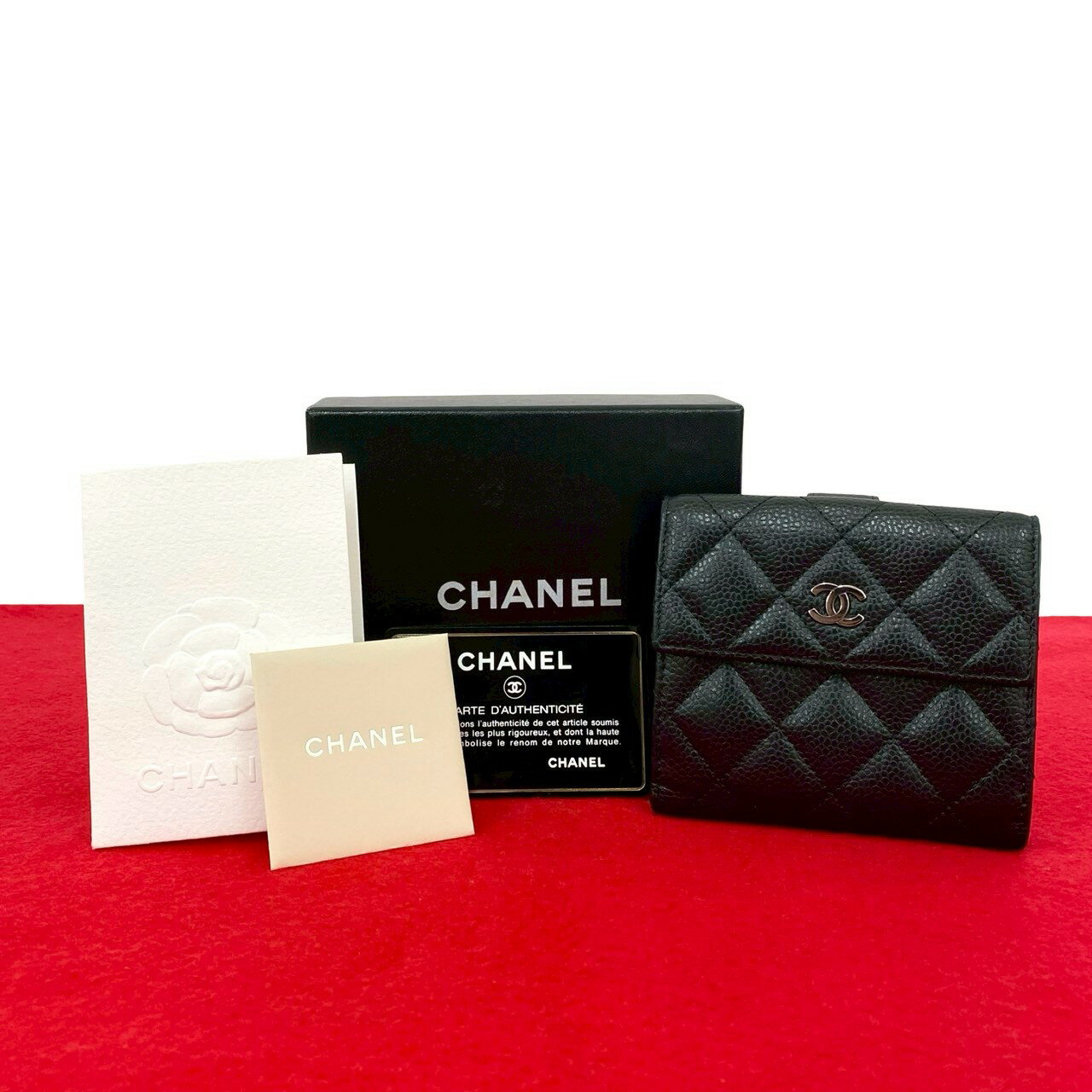 【ポイント2倍】極 美品 箱付き カード シール有 15番台 CHANEL シャネル マトラッセ ココ キャビアスキン レザー 二つ折り財布 ウォレット ブラック 28065【送料無料】【中古】