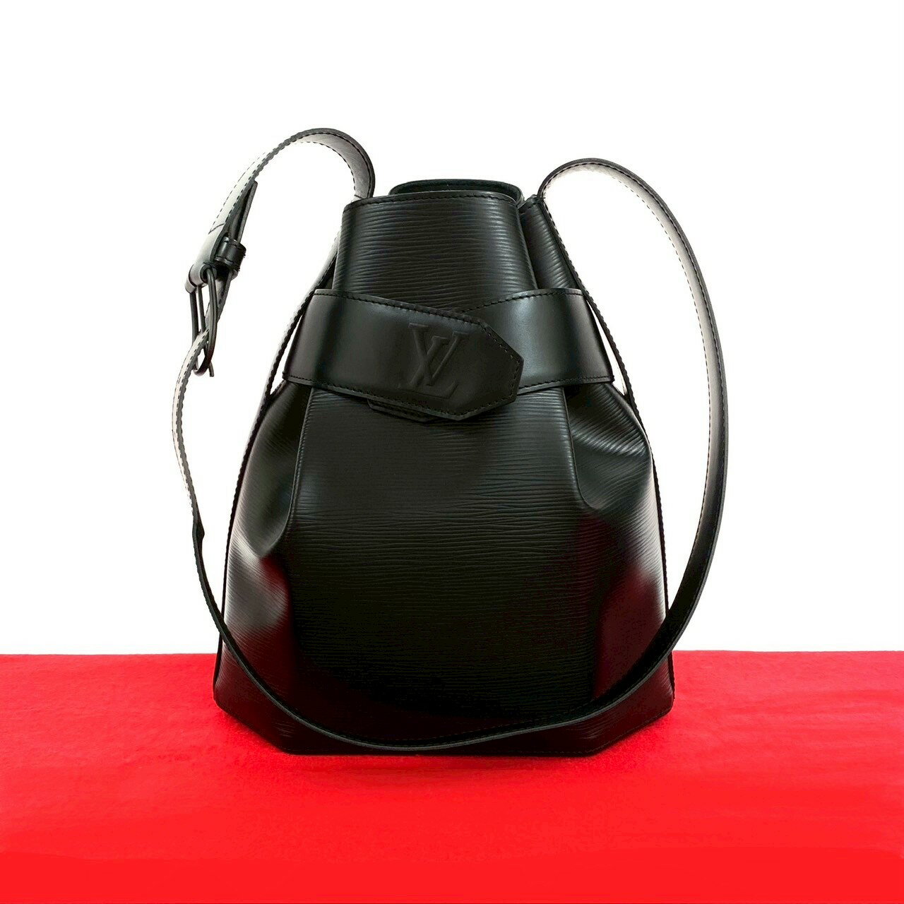 【ポイント2倍】ほぼ未使用 LOUIS VUITTON ルイヴィトン ヴィンテージ サックデポール GM エピ レザー 本革 ショルダーバッグ サコッシュ ノワール 80310【送料無料】【中古】