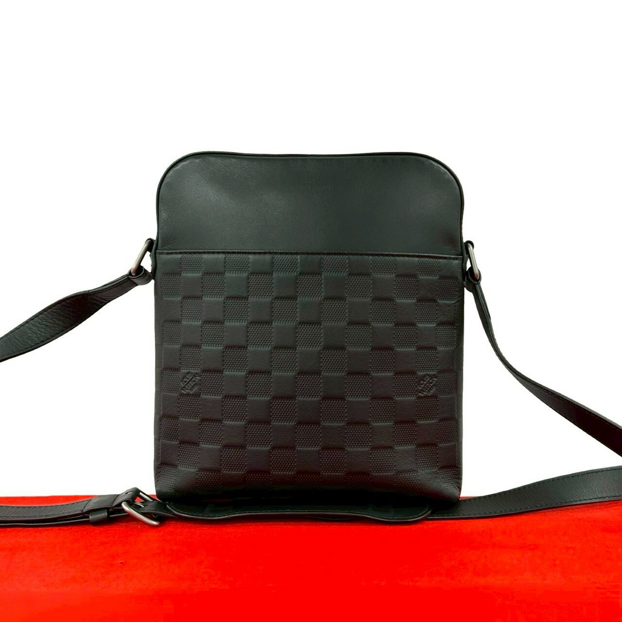 ルイヴィトン LOUIS VUITTON ポシェットディストリクト N23356 ダミエアンフィニ カバン 斜め掛け ポシェット ショルダーバッグ ダミエアンフィニレザー マグマ  レッド ルイ・ヴィトン(LOUIS VUITTON)ルイヴィトン ダミエ アンフィニ