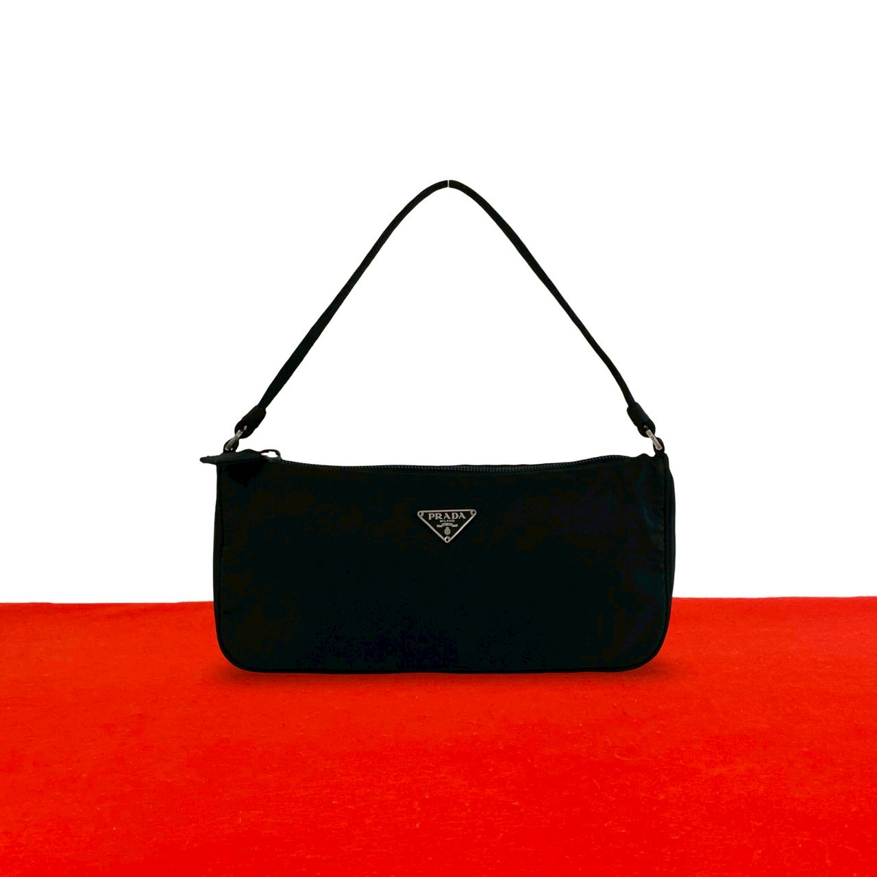 PRADAハンドバッグ.ポーチ PRADA セール☆ 1NH545☆黒 ストラップ付 ポーチ (PRADA/ポーチ