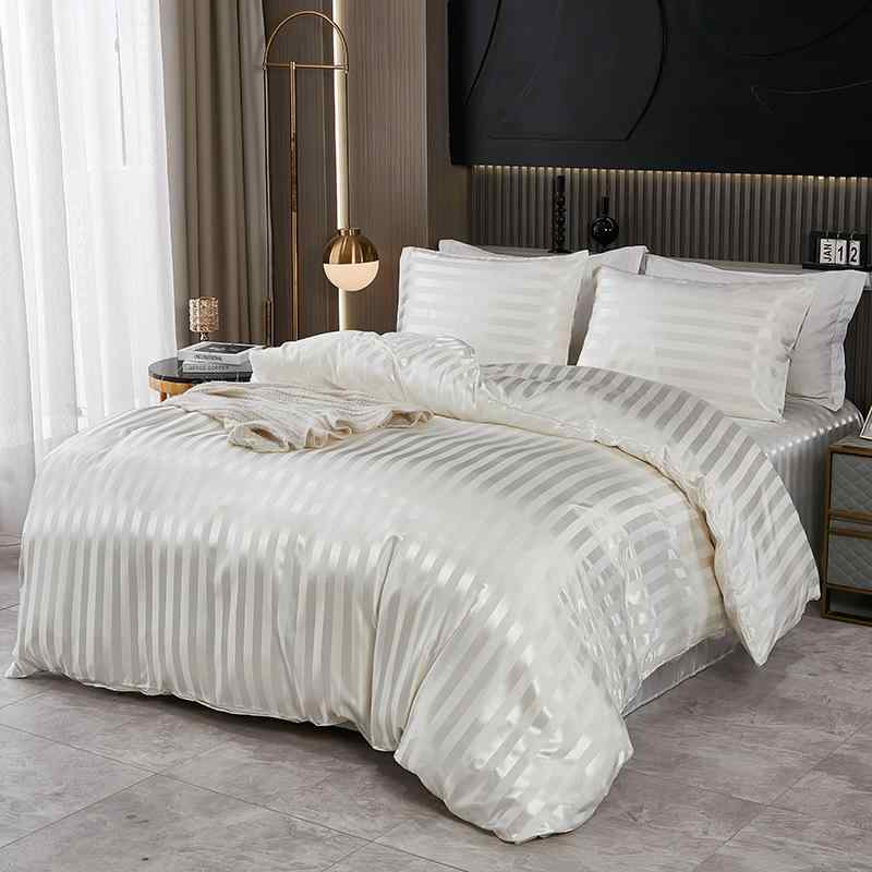 Gel Beds - ベッドルーム 寝具 セット 4点 北欧 スタイル スモール チェック 柄 色丁サテン 生地 滑らかな 質感 吸湿速乾 加工 活性染色 さつね織り 軽量 快適 カー ブラック ネイビー 寝心地