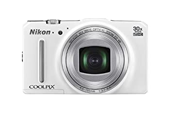 【メーカー名】Nikon【メーカー型番】S9700WH【ブランド名】Nikon掲載画像は全てイメージです。実際の商品とは色味等異なる場合がございますのでご了承ください。【 ご注文からお届けまで 】・ご注文　：ご注文は24時間受け付けております。・注文確認：当店より注文確認メールを送信いたします。・入金確認：ご決済の承認が完了した翌日よりお届けまで2〜7営業日前後となります。　※海外在庫品の場合は2〜4週間程度かかる場合がございます。　※納期に変更が生じた際は別途メールにてご確認メールをお送りさせて頂きます。　※お急ぎの場合は事前にお問い合わせください。・商品発送：出荷後に配送業者と追跡番号等をメールにてご案内致します。　※離島、北海道、九州、沖縄は遅れる場合がございます。予めご了承下さい。　※ご注文後、当店よりご注文内容についてご確認のメールをする場合がございます。期日までにご返信が無い場合キャンセルとさせて頂く場合がございますので予めご了承下さい。【 在庫切れについて 】他モールとの併売品の為、在庫反映が遅れてしまう場合がございます。完売の際はメールにてご連絡させて頂きますのでご了承ください。【 初期不良のご対応について 】・商品が到着致しましたらなるべくお早めに商品のご確認をお願いいたします。・当店では初期不良があった場合に限り、商品到着から7日間はご返品及びご交換を承ります。初期不良の場合はご購入履歴の「ショップへ問い合わせ」より不具合の内容をご連絡ください。・代替品がある場合はご交換にて対応させていただきますが、代替品のご用意ができない場合はご返品及びご注文キャンセル（ご返金）とさせて頂きますので予めご了承ください。【 中古品ついて 】中古品のため画像の通りではございません。また、中古という特性上、使用や動作に影響の無い程度の使用感、経年劣化、キズや汚れ等がある場合がございますのでご了承の上お買い求めくださいませ。◆ 付属品について商品タイトルに記載がない場合がありますので、ご不明な場合はメッセージにてお問い合わせください。商品名に『付属』『特典』『○○付き』等の記載があっても特典など付属品が無い場合もございます。ダウンロードコードは付属していても使用及び保証はできません。中古品につきましては基本的に動作に必要な付属品はございますが、説明書・外箱・ドライバーインストール用のCD-ROM等は付属しておりません。◆ ゲームソフトのご注意点・商品名に「輸入版 / 海外版 / IMPORT」と記載されている海外版ゲームソフトの一部は日本版のゲーム機では動作しません。お持ちのゲーム機のバージョンなど対応可否をお調べの上、動作の有無をご確認ください。尚、輸入版ゲームについてはメーカーサポートの対象外となります。◆ DVD・Blu-rayのご注意点・商品名に「輸入版 / 海外版 / IMPORT」と記載されている海外版DVD・Blu-rayにつきましては映像方式の違いの為、一般的な国内向けプレイヤーにて再生できません。ご覧になる際はディスクの「リージョンコード」と「映像方式(DVDのみ)」に再生機器側が対応している必要があります。パソコンでは映像方式は関係ないため、リージョンコードさえ合致していれば映像方式を気にすることなく視聴可能です。・商品名に「レンタル落ち 」と記載されている商品につきましてはディスクやジャケットに管理シール（値札・セキュリティータグ・バーコード等含みます）が貼付されています。ディスクの再生に支障の無い程度の傷やジャケットに傷み（色褪せ・破れ・汚れ・濡れ痕等）が見られる場合があります。予めご了承ください。◆ トレーディングカードのご注意点トレーディングカードはプレイ用です。中古買取り品の為、細かなキズ・白欠け・多少の使用感がございますのでご了承下さいませ。再録などで型番が違う場合がございます。違った場合でも事前連絡等は致しておりませんので、型番を気にされる方はご遠慮ください。