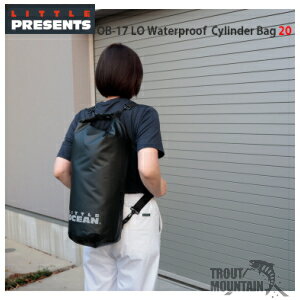 ※当店在庫切れの場合：お取り寄せ納期2〜7日頂いております。 当店在庫品につきましては、土日祝日を除き1〜3日程で発送となります。在庫切れで商品がお取り寄せとなりました場合、2〜7日以内に発送出来る様に努めさせていただいております。お急ぎの際は、事前にメールまたはお電話にて、お問合わせ下さい。 在庫管理には十分注意しておりますが、ご注文タイミングにより、万が一当店・メーカー共に在庫欠品の場合には、ご連絡の上キャンセルさせていただくことがございますので何卒ご了承ください。・タフなターポリン製の防水バッグです。 ・ストラップが2本ついていますので、簡易的なバックパックとして背負うことも 可能です。 ・濡らしたくないものの収納に。あるいは濡れモノの収納に。 ・スマホ、財布、カメラ等をまとめて収納するのに良いサイズです。 ・一回り大きい30LサイズのOB-18防水シリンダーバッグ 30、大容量の50L OB-19 防水シリンダーバッグ 50もあります。