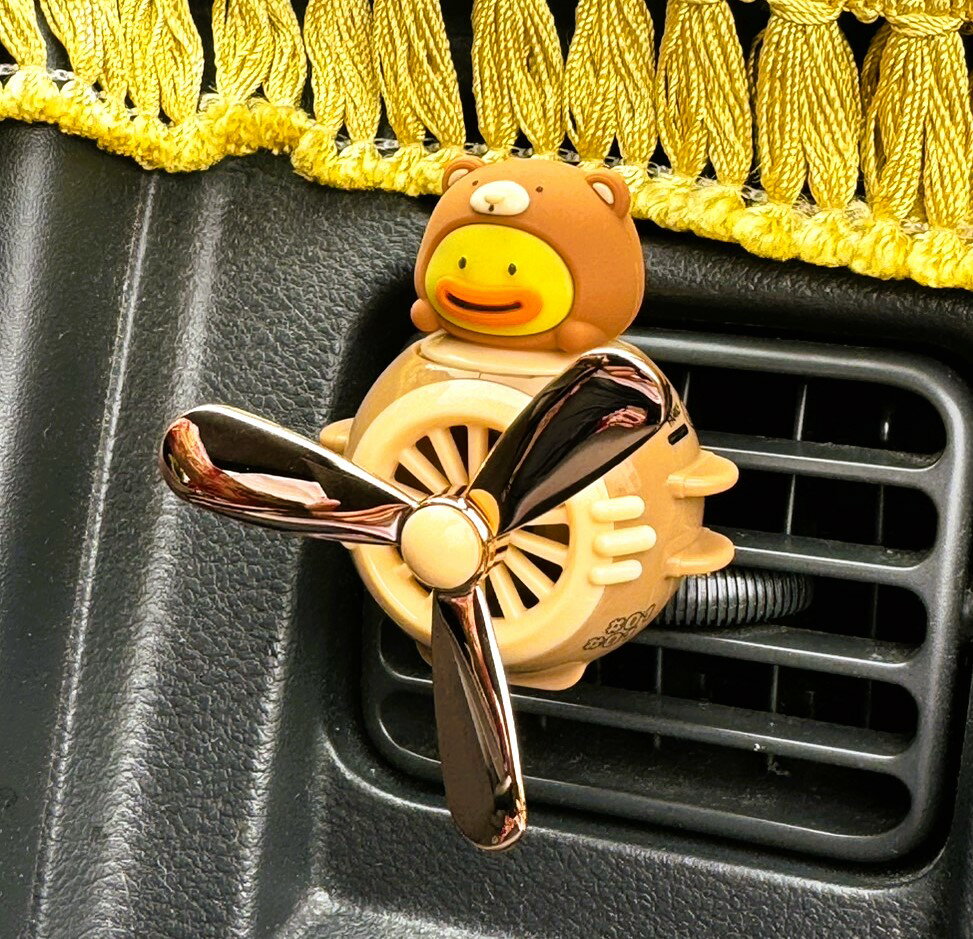 【プロペラマスコット　クマちゃん　芳香剤付】エアコンの吹き出し口に装着するとプロペラがクルクル回..