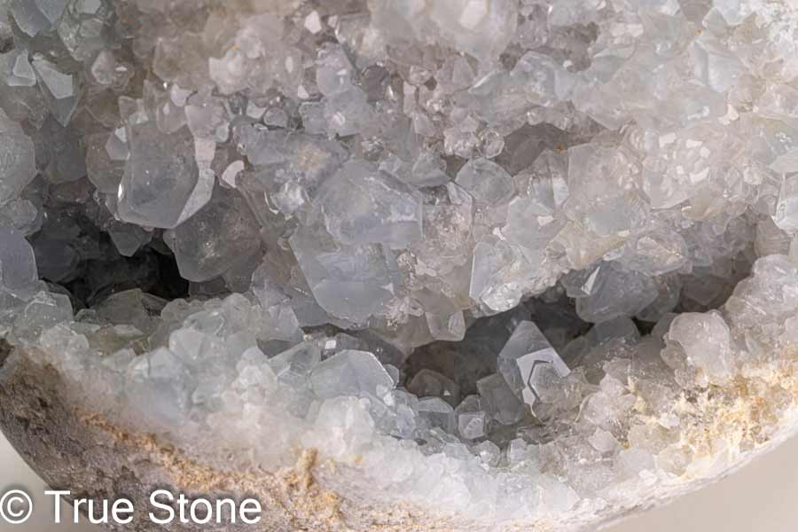 セレスタイト 天青石 天上界 原石 421g 天使 ジオード 晶洞 ドーム パワーストーン 天然石