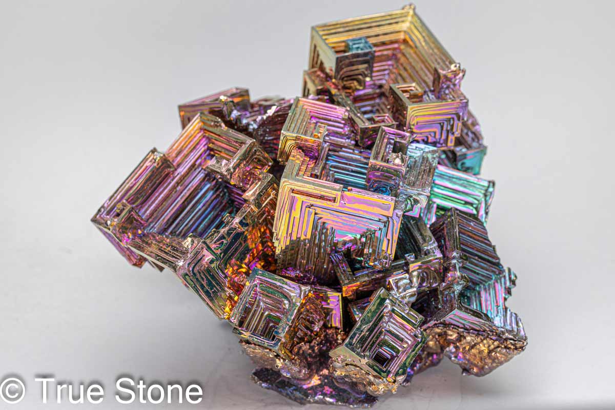 希少 巨大 ビスマス 人工結晶 重量 1634g 元素記号 Bi 原子番号 83 天国への階段 虹色の階段 宇宙要塞 金属結晶