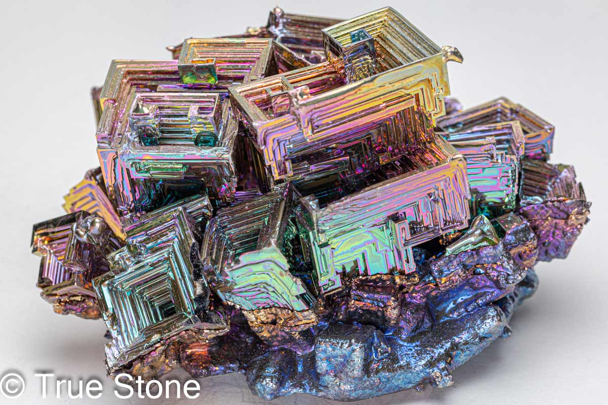 希少 巨大 ビスマス 人工結晶 重量 1634g 元素記号 Bi 原子番号 83 天国への階段 虹色の階段 宇宙要塞 金属結晶