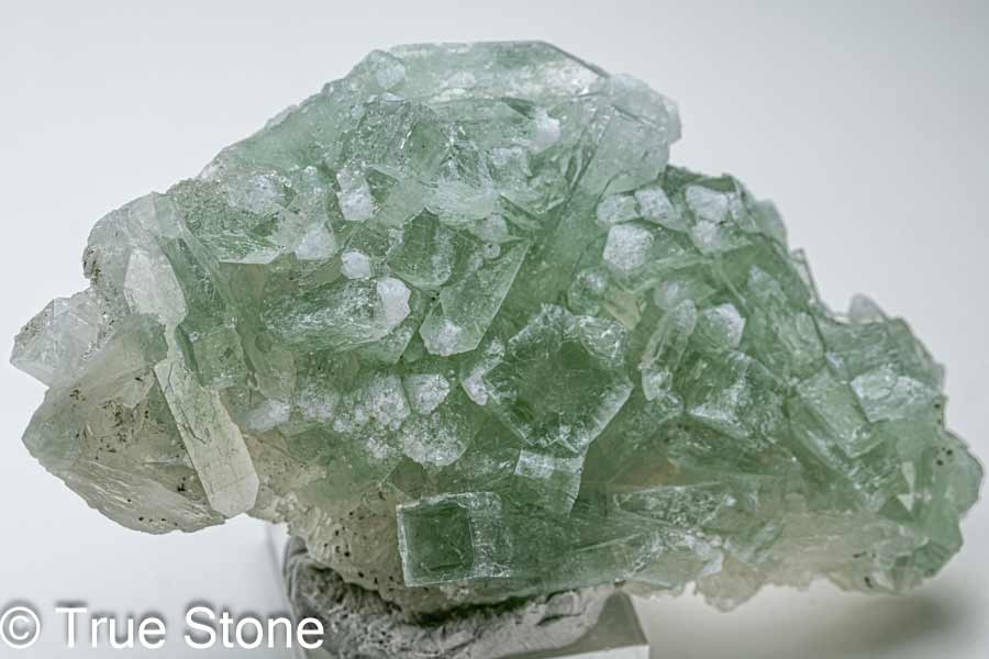 希少 グリーン アポフィライト クラスター 魚眼石 80g 天使の水晶 フィッシュ・アイ・ストーン パワーストーン 天然石 原石