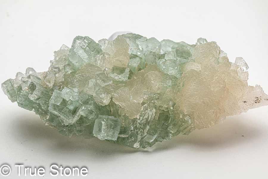 希少 グリーン アポフィライト クラスター 魚眼石 143g 天使の水晶 フィッシュ・アイ・ストーン パワーストーン 天然石 原石