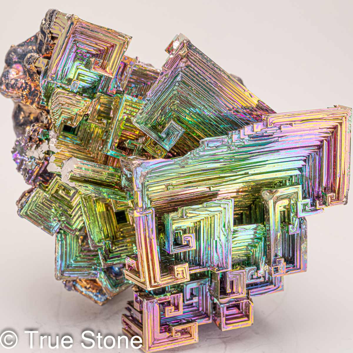 希少 巨大 ビスマス 人工結晶 重量 1788g 元素記号 Bi 原子番号 83 天国への階段 虹色の階段 宇宙要塞 金属結晶