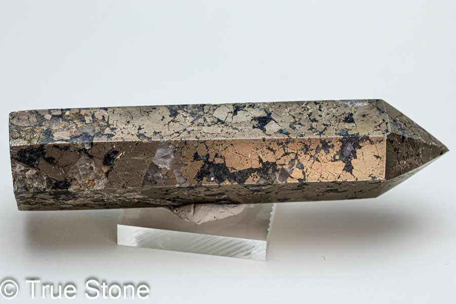 True Stoneのペルー ワンサラ鉱山 天然 パイライト 石英脈入り 六角柱 タワー 黄鉄鉱 硫化鉱 酸化鉱 マグネタイト｜アングル2