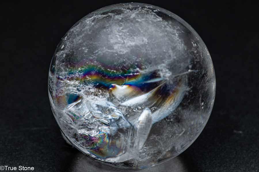 【一点物】虹の結晶 アイリスクォーツ 丸玉 内包クラックが描く 天然 レインボー クリスタル 5センチ 台座付属