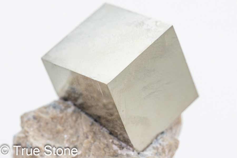 一点物でお届け スペイン ナバフン産 キュービックパイライト 結晶 パイライト 母岩付き ビクトリア鉱山 ヴィクトリア 原石