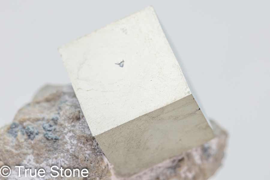 一点物でお届け スペイン ナバフン産 キュービックパイライト 結晶 パイライト 母岩付き ビクトリア鉱山 ヴィクトリア 原石