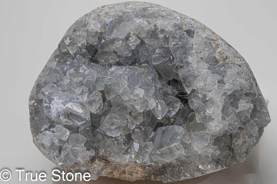 セレスタイト 天青石 天上界 原石 661g ハートシェイプ 天使 ジオード 晶洞 ドーム パワーストーン 天然石