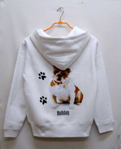 ブルドッグ柄のスウェットフルジップパーカーです。(P-24） 送料無料
