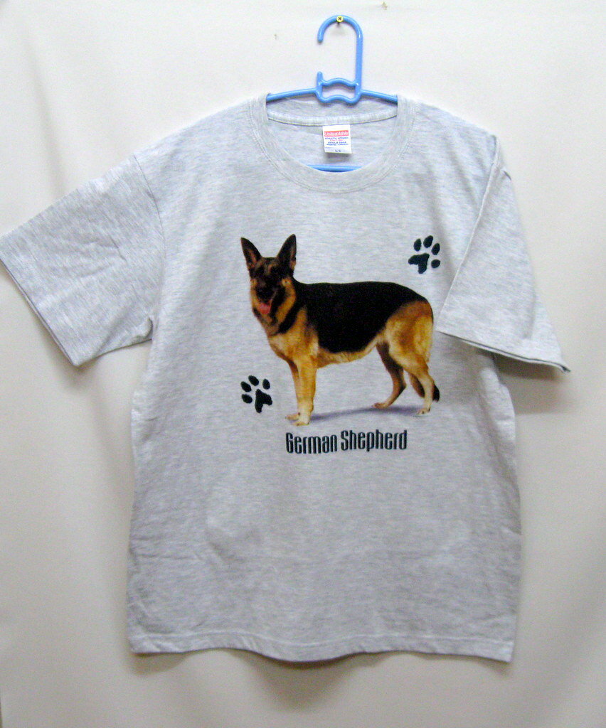 楽天犬と動物　トラストワンポイントジャーマンシェパード （プロフィール） tシャツ 半袖 カットソー 丸首型 クルーネック 綿100％ トップス レディース メンズ シンプル かわいい おしゃれ イベント お揃い ドッグ 犬 犬柄 いぬ 犬プリント 犬種別 犬グッズ 父の日