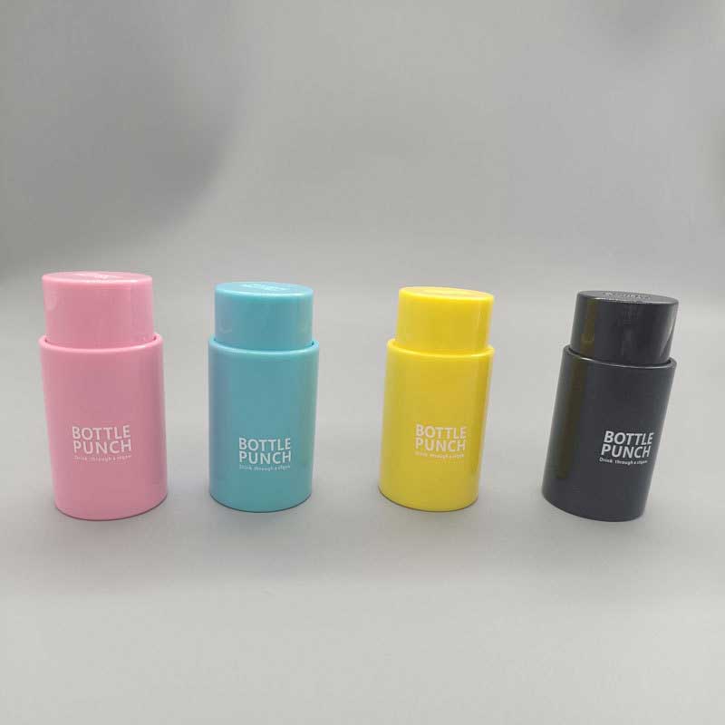 ペットボトル キャップ パンチャー 蓋 穴あけパンチ コンパクト 軽量 ストロー用 穴開け器 収納便利 ドリンクパンチ ジュース 蓋 穴あけ 実用的 ミルクティー キャップ ツール 多機能 オフィス 旅行 アウトドア ピクニックに適用 2