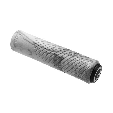 スペック■エンドプラグ付属■長さ:136mm■重量：95g/ペア(グリップ/L)、10g(エンドプラグ)■サイズ：L(径34mm)特長表面はグリップ性に優れ、指先と手のひらのゾーンは補強されています。手のそれぞれの部位にフィットする表面テクスチャーを配し、コントロール性を高めています。ユニークなマーブルカラーを採用した「GXR ラヴァ」インナーコアやクランプをなくすことで軽量化し、無数の微細な気泡を持つ独自のエアーセル ラバーを採用することにより、非常に高いダンピング性能とソフトなフィーリングを発揮。在庫状況■通常2〜5日ほどで発送（土日祝除）詳しくはこちら※在庫状況は当店、メーカー在庫を含みます。また、リアルタイムでの更新ではございませんのでご了承ください。☆カテゴリー：【自転車】【パーツ＆アクセサリー】【おすすめ】【自転車用】【ERGON(エルゴン)】【カスタム】【パーツ】【自転車部品】【ポイントキャンペーンたくさんあります！】https://item.rakuten.co.jp/trycycle/c/0000004293/