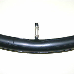 26 inches - 【メーカー純正品】【正規代理店品】IRC チューブ 26×2.20-2.50 EV 英式 30mm 【自転車用品】