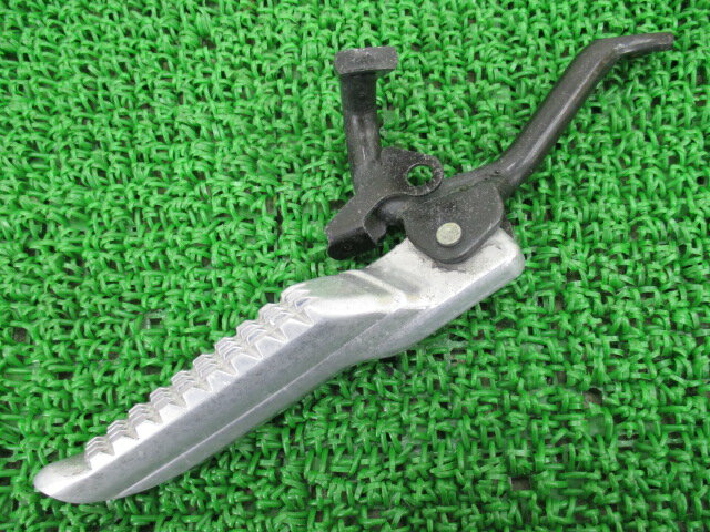 フォルツァ タンデムステップホルダー 右 ホンダ 純正 バイク 部品 MF06 コケ無 車検 Genuine 【中古】 50