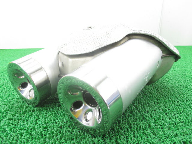 ムルティストラーダ1000DS サイレンサーマフラー ドゥカティ 純正 バイク 部品 コケキズ無し そのまま使える 希少 車検 Genuine 【中古】 67