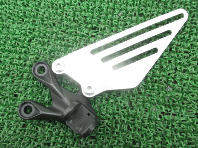 ZZ-R1400 ステップホルダー 左 カワサキ 純正 バイク 部品 ZX1400 曲がり無し そのまま使える 車検 Genuine 【中古】 87