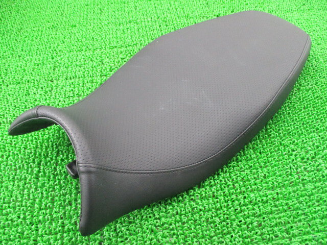 スピードトリプル1050 シート トライアンフ(TRIUMPH) 純正 バイク 部品 トライアンフ 破れ無し 品薄 希..