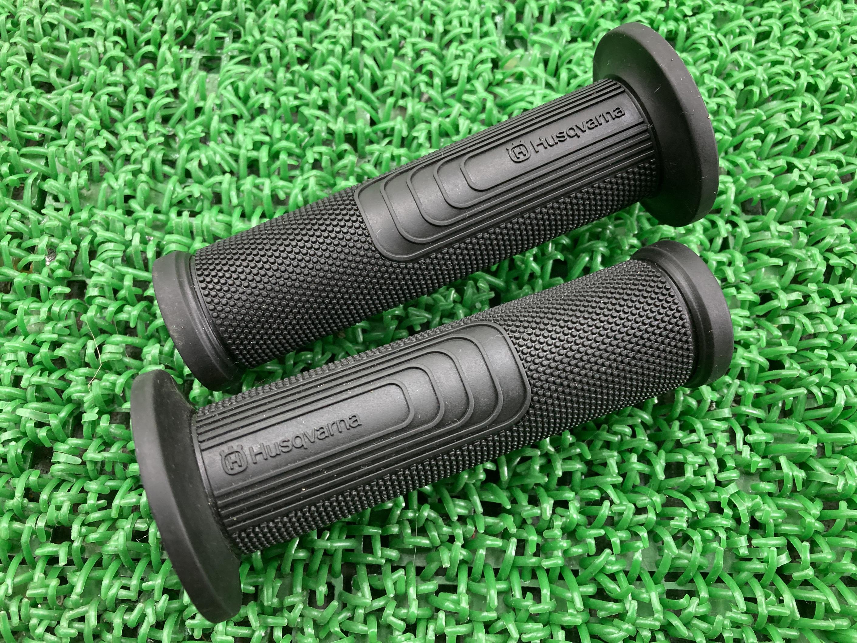 グリップ左右ハスクバーナ純正バイク部品美品レアそのまま使える修復素材にノーマル戻しに車検Genuine【中古】