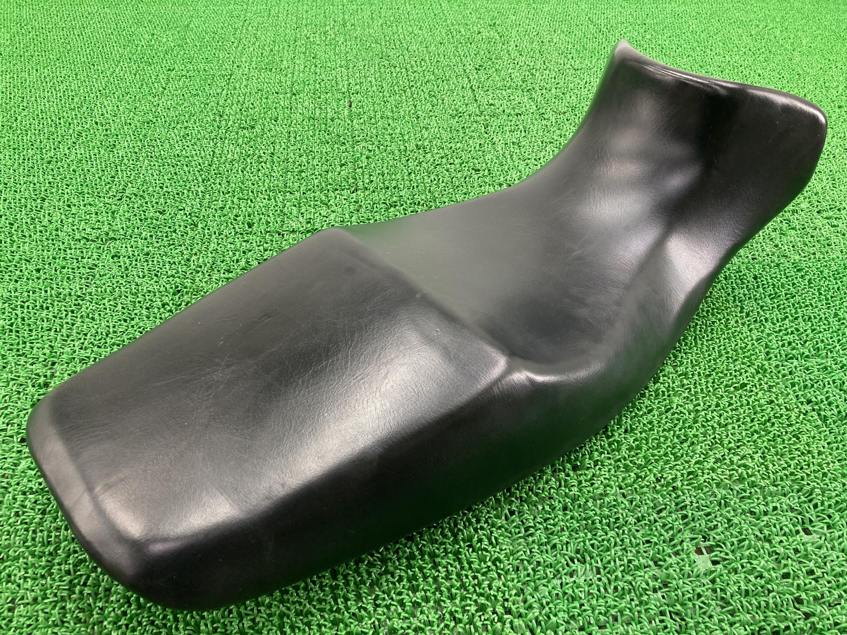 ZZ-R1100 シート カワサキ 純正 バイク 部品 ZX1100D 修復素材に ノーマル戻しに 張替素材に そのまま使える 車検 Genuine 【中古】