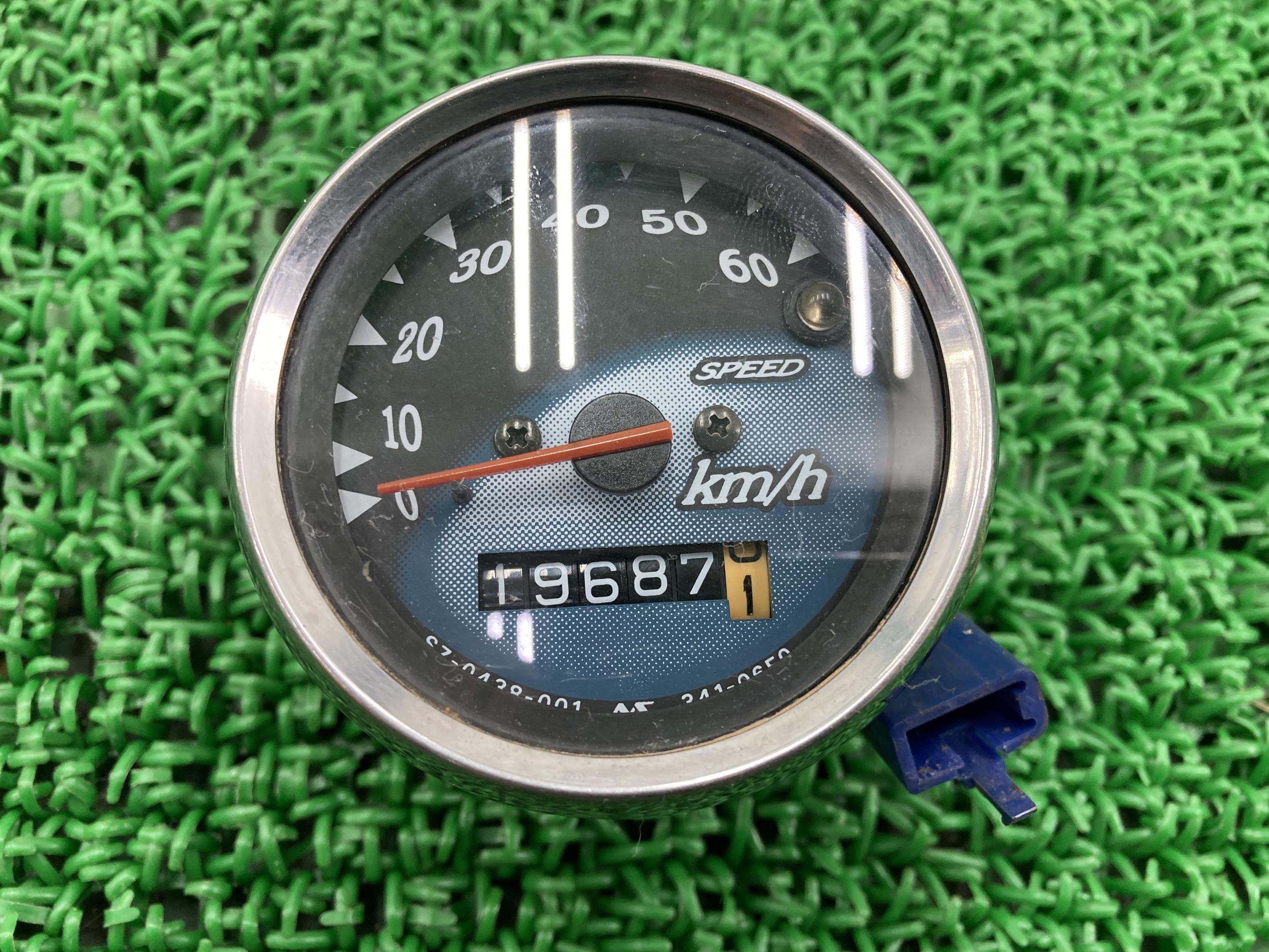 ストリートマジックスピードメータースズキ純正バイク部品TR50CA1LACA1LBコケキズなし割れ欠け無し修復に車検Genuine【中古】