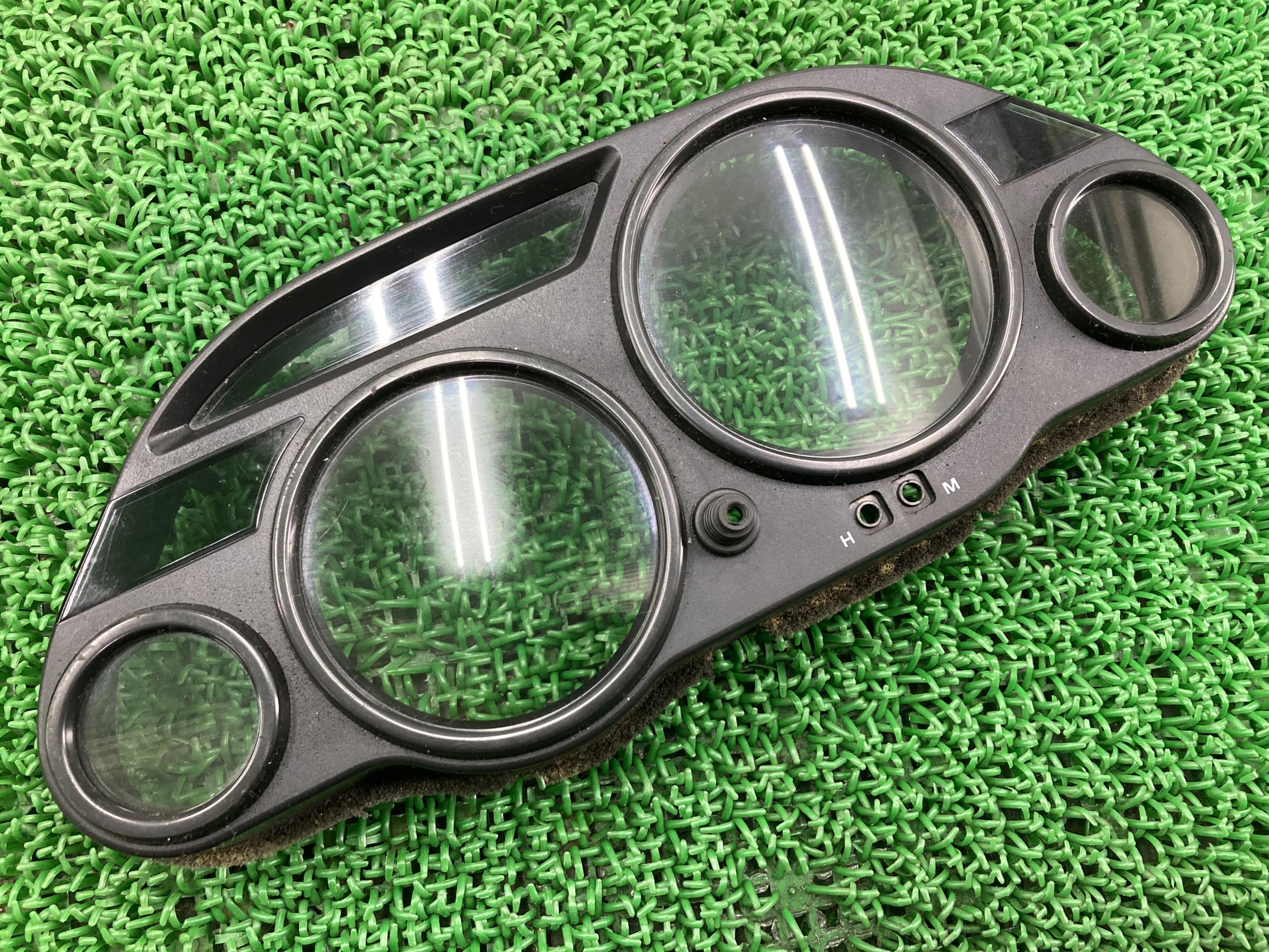 ZZ-R1100メーターカバーカワサキ純正バイク部品ZXT10D割れ欠け無し修復素材にそのまま使えるノーマル戻しに車検Genuine【中古】