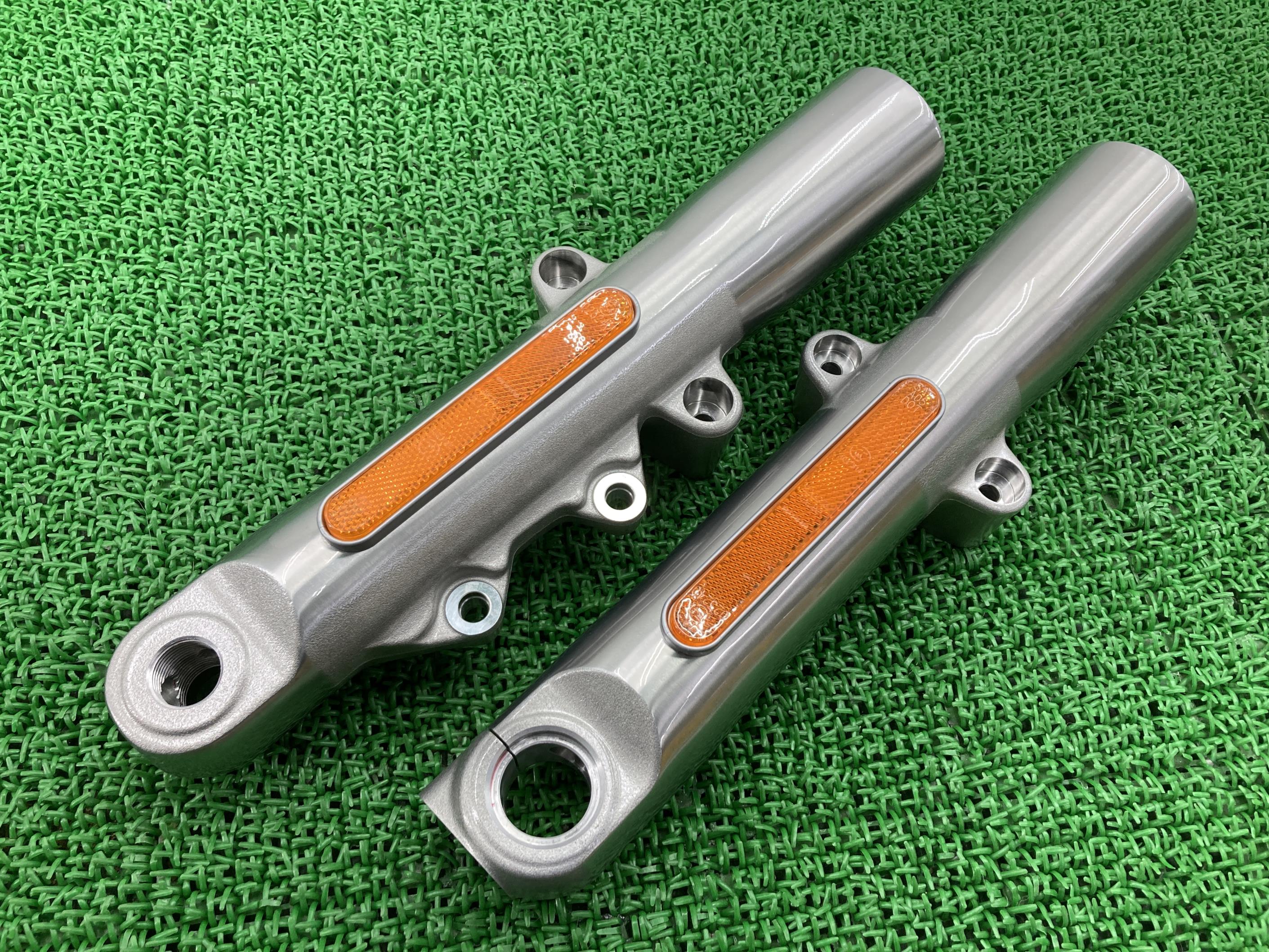 FLFBS1870 アウターチューブ 左右 ハーレー 純正 バイク 部品 5HD1YGKE1JC064*** G5N31-00-L R ファットボーイ ソフテイルファットボーイ 美品 車検 Genuine 【中古】