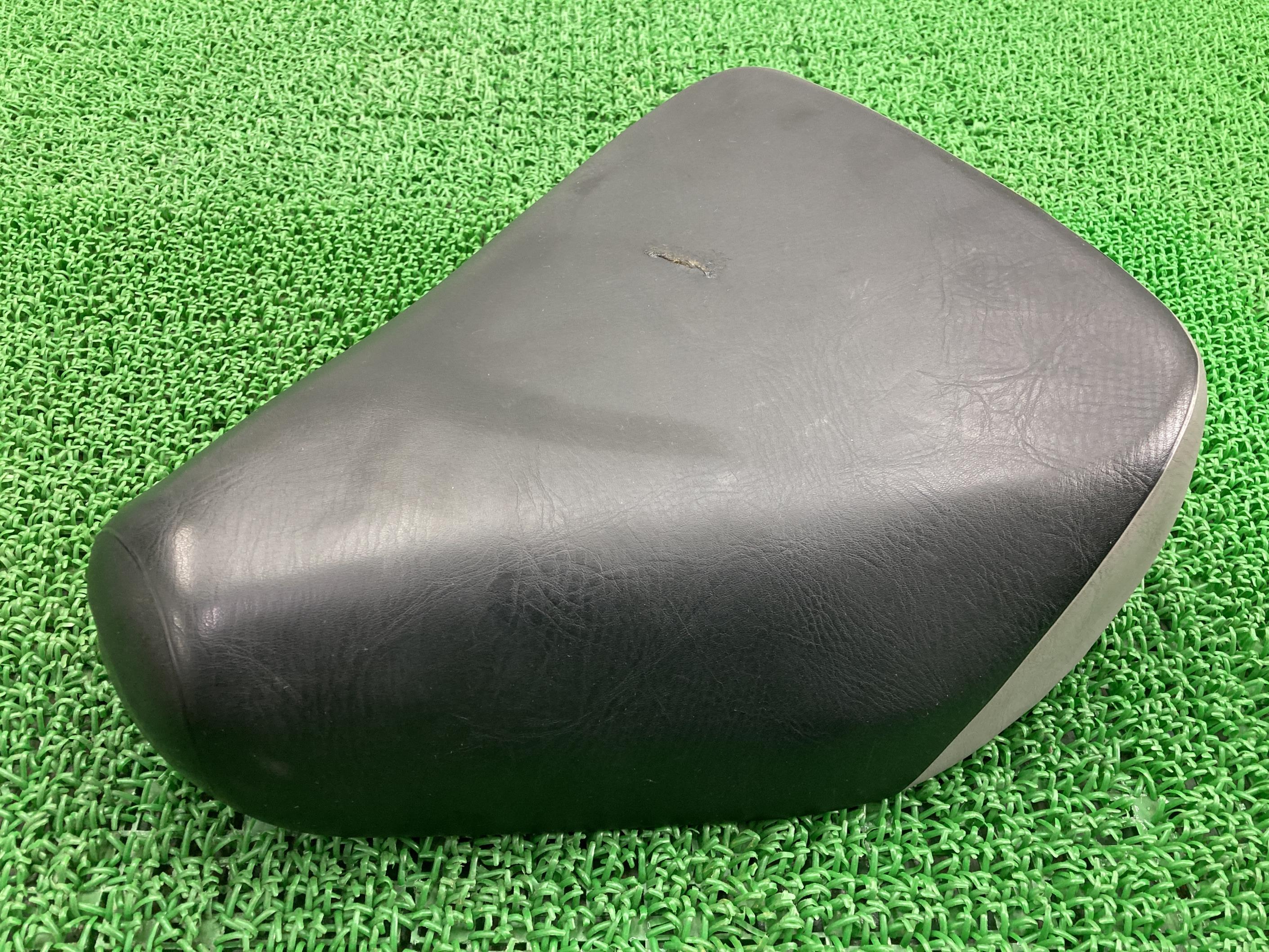スーパーカブ110シートホンダ純正バイク部品2009年式外しJA07-1006***修復素材にノーマル戻しにそのまま使える車検Genuine【中古】