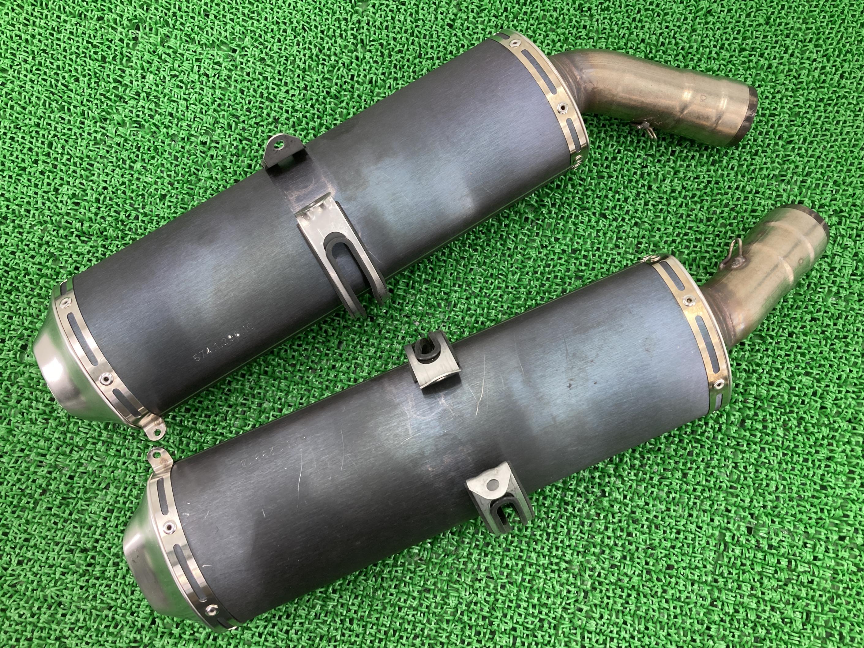 1098S サイレンサーマフラー 左右 ドゥカティ 純正 バイク 部品 コケキズ無し 凹み無し 車検時のノーマル戻しに 車検 Genuine 【中古】