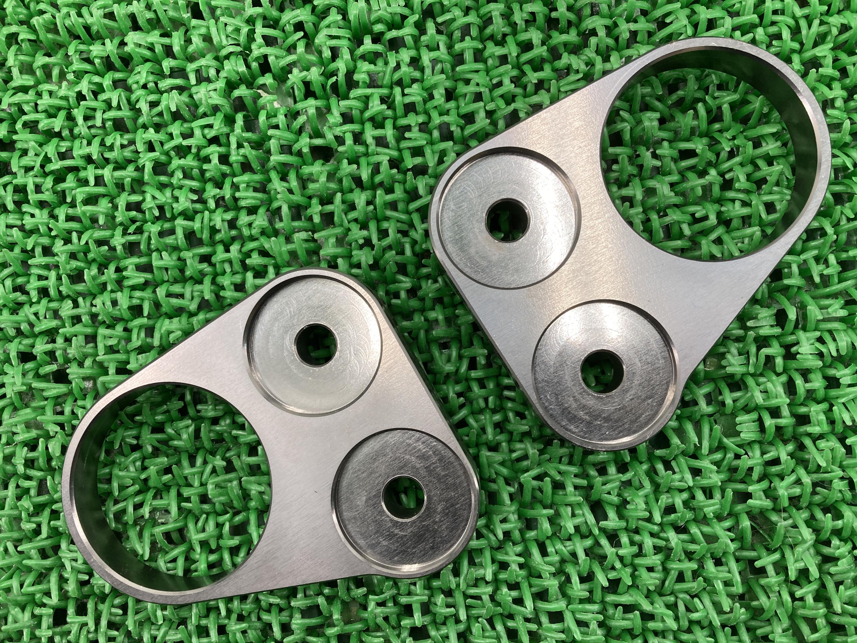 GSX1300Rハヤブサハンドルアップスペーサー社外バイク部品美品割れ欠け無し修復素材やカスタムに【中古】