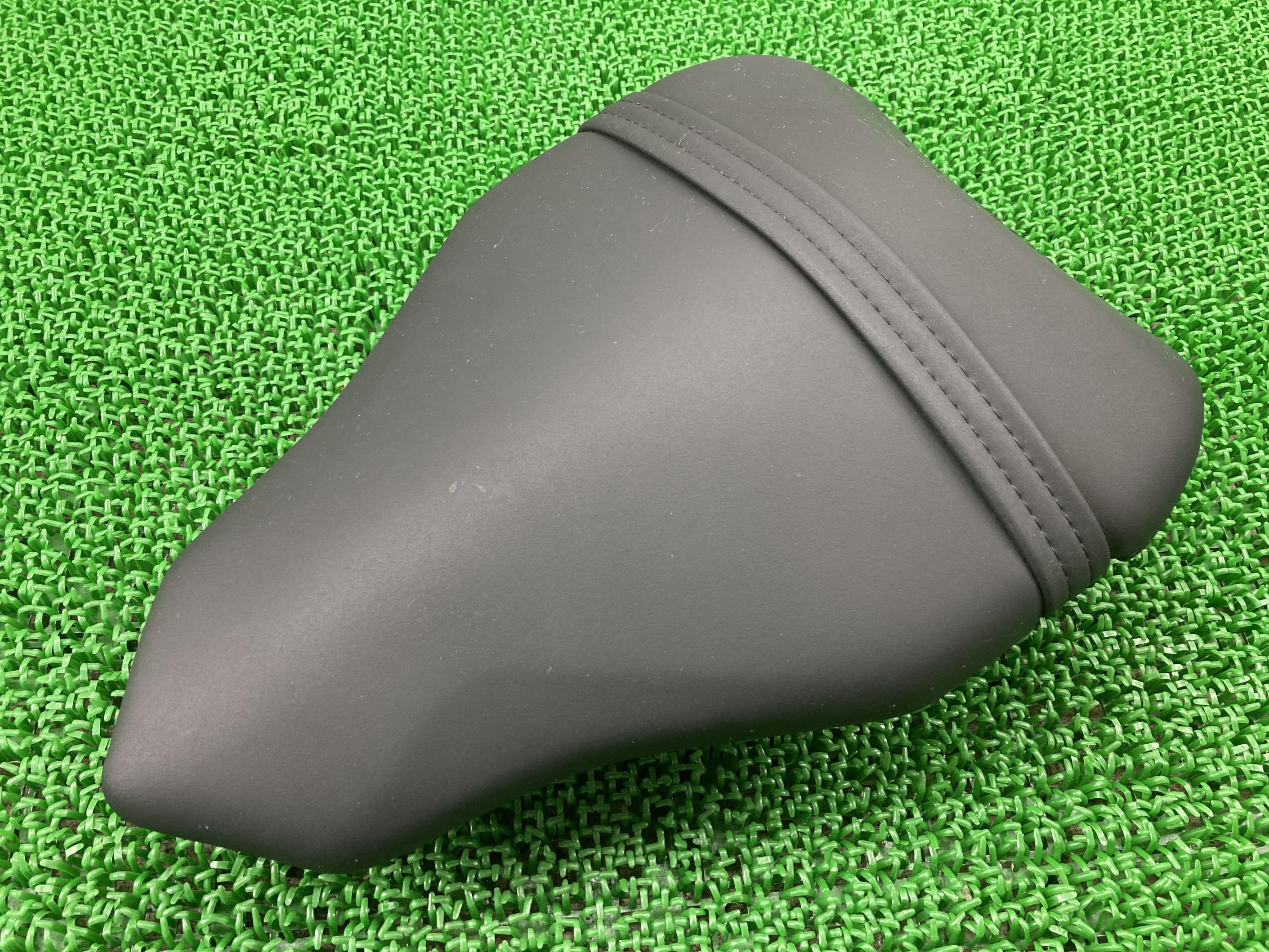 1098S タンデムシート ZDMH700AA7B002*** ドゥカティ 純正 バイク 部品 2007年式外し ZDMH700 綺麗 良品 破れ無し 品薄 車検 Genuine 【中古】 Vj