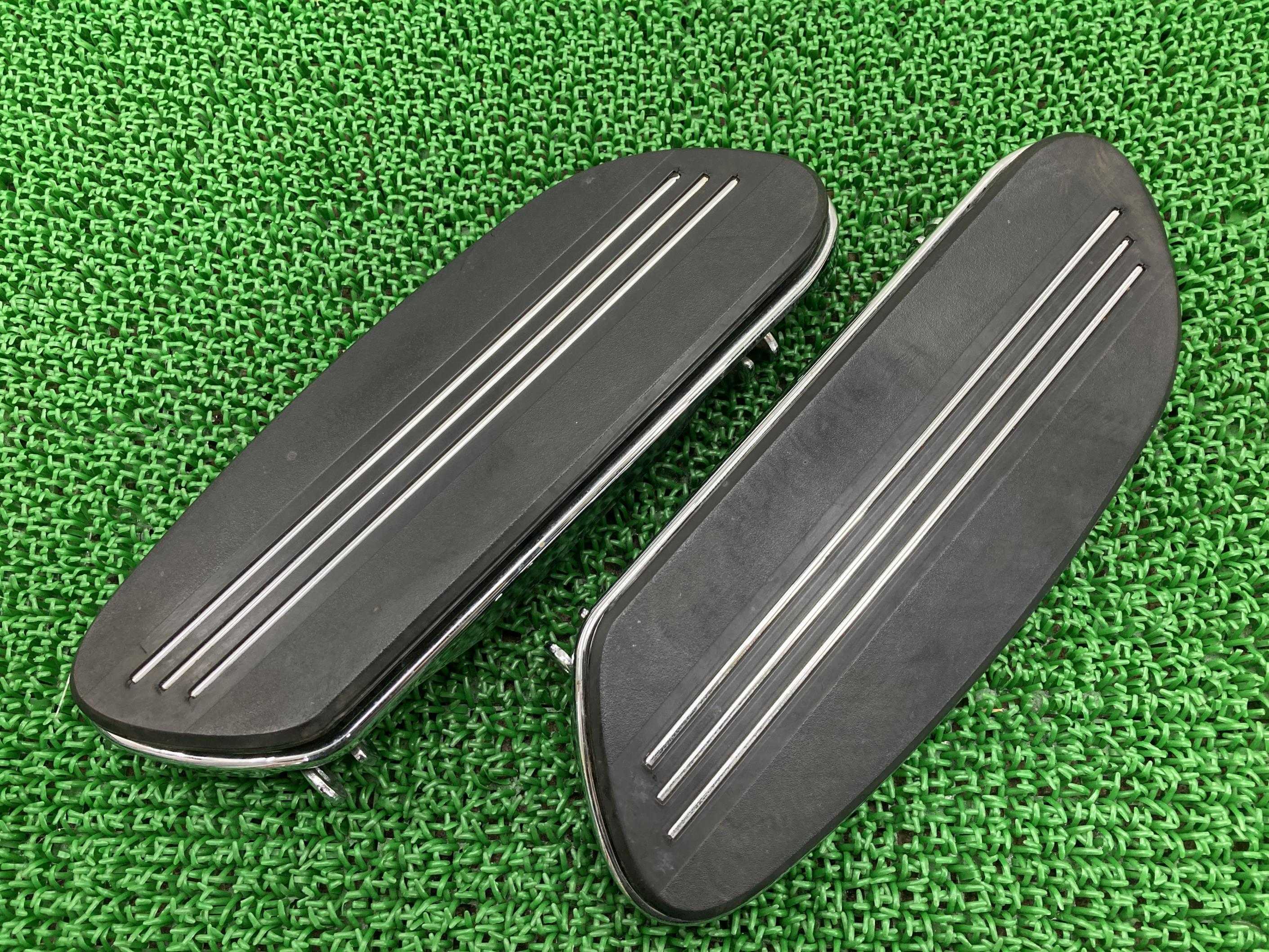 FLHX1580 ステップボード 左右 ハーレー 純正 バイク 部品 ストリートグライド フロアボード 曲がり無し コンディション良好 品薄 希少品 車検 Ge...