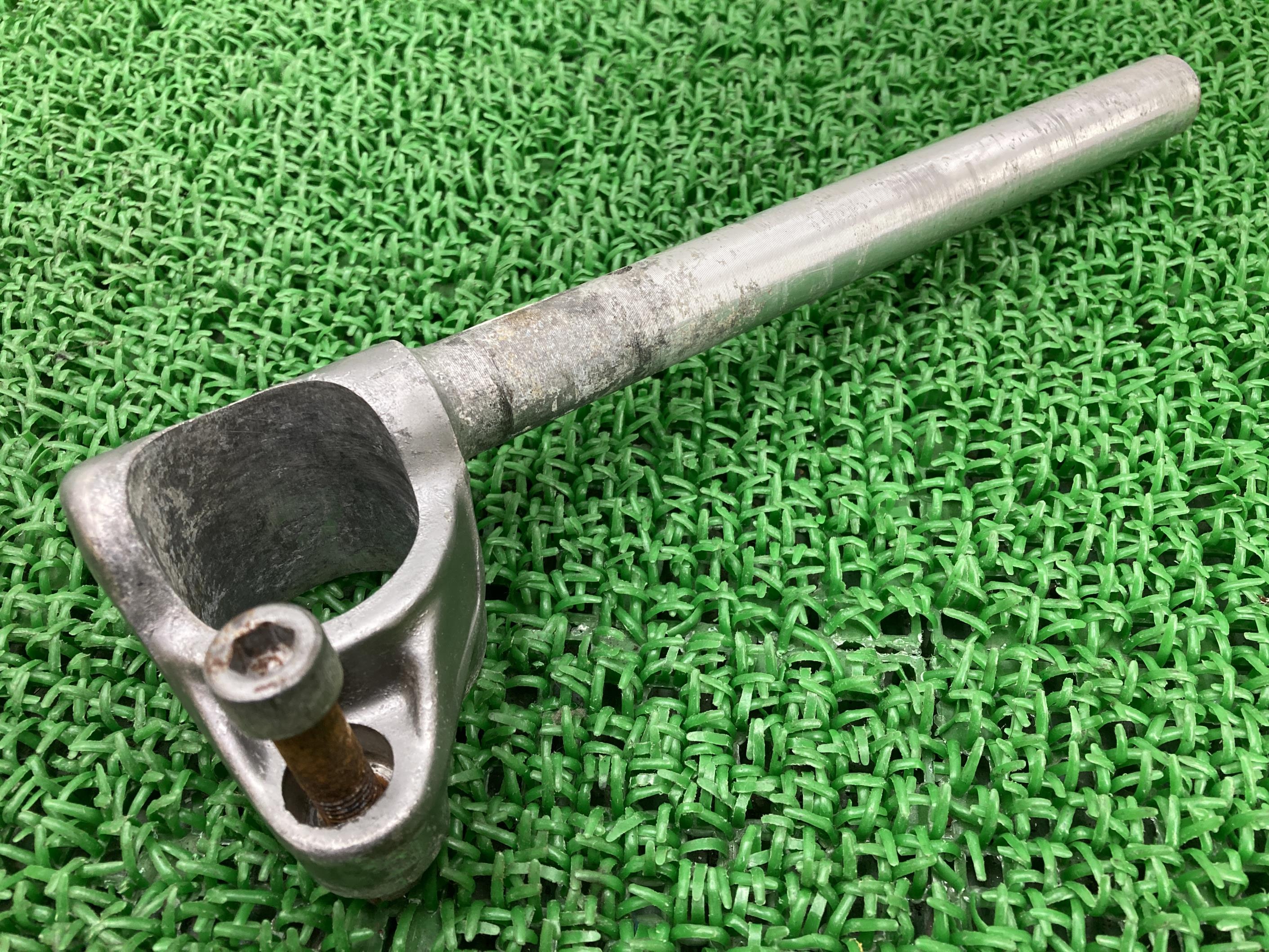 バンディット250ハンドル右スズキ純正バイク部品GJ74Aコケキズ無し曲がり無しそのまま使える41パイ車検Genuine【中古】