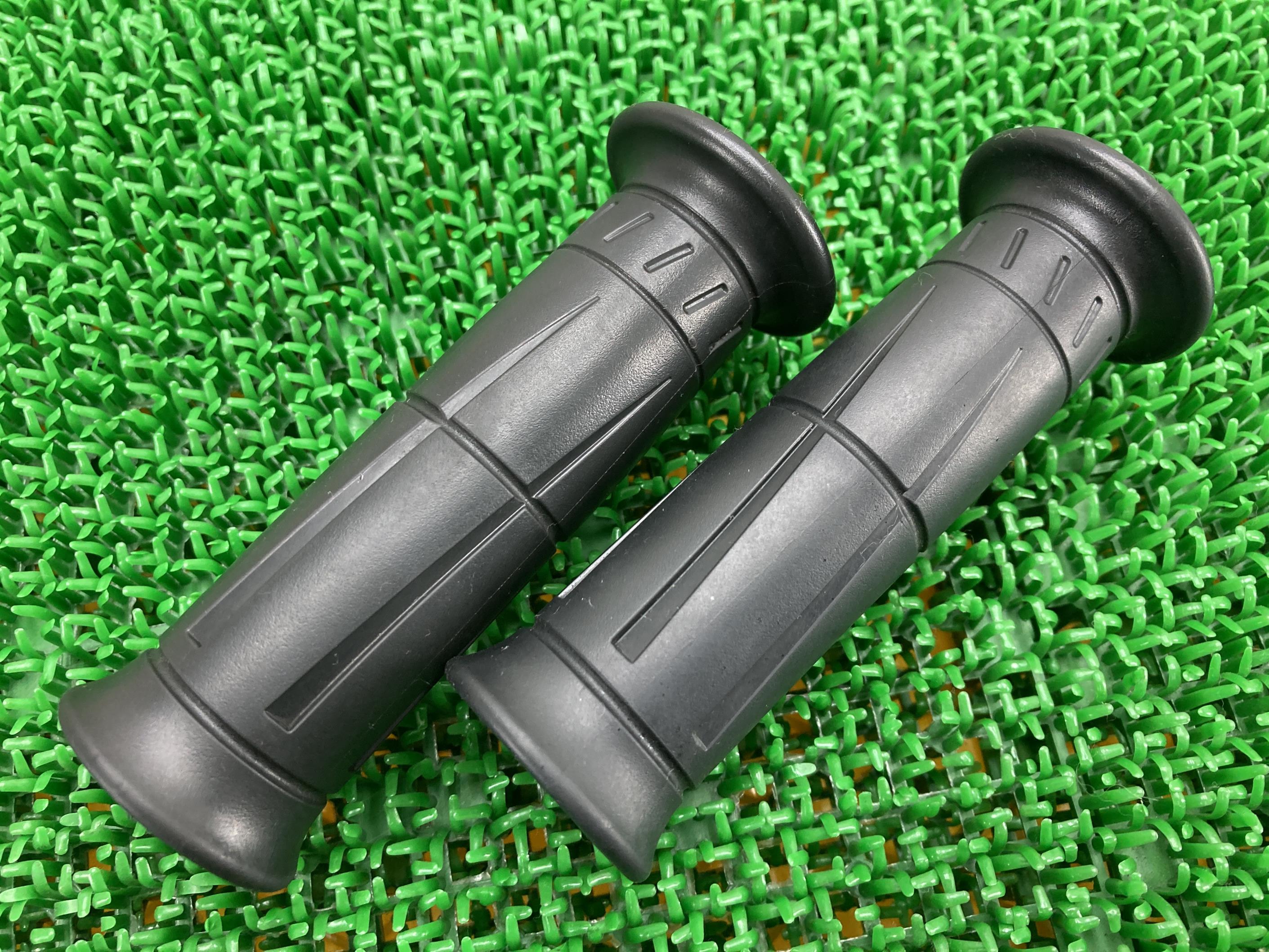 ゼファー1100ハンドルグリップ左右カワサキ純正バイク部品ZR1100AZRT10AZEPHYR1100破れ無し品薄希少品車検Genuine【中古】 11