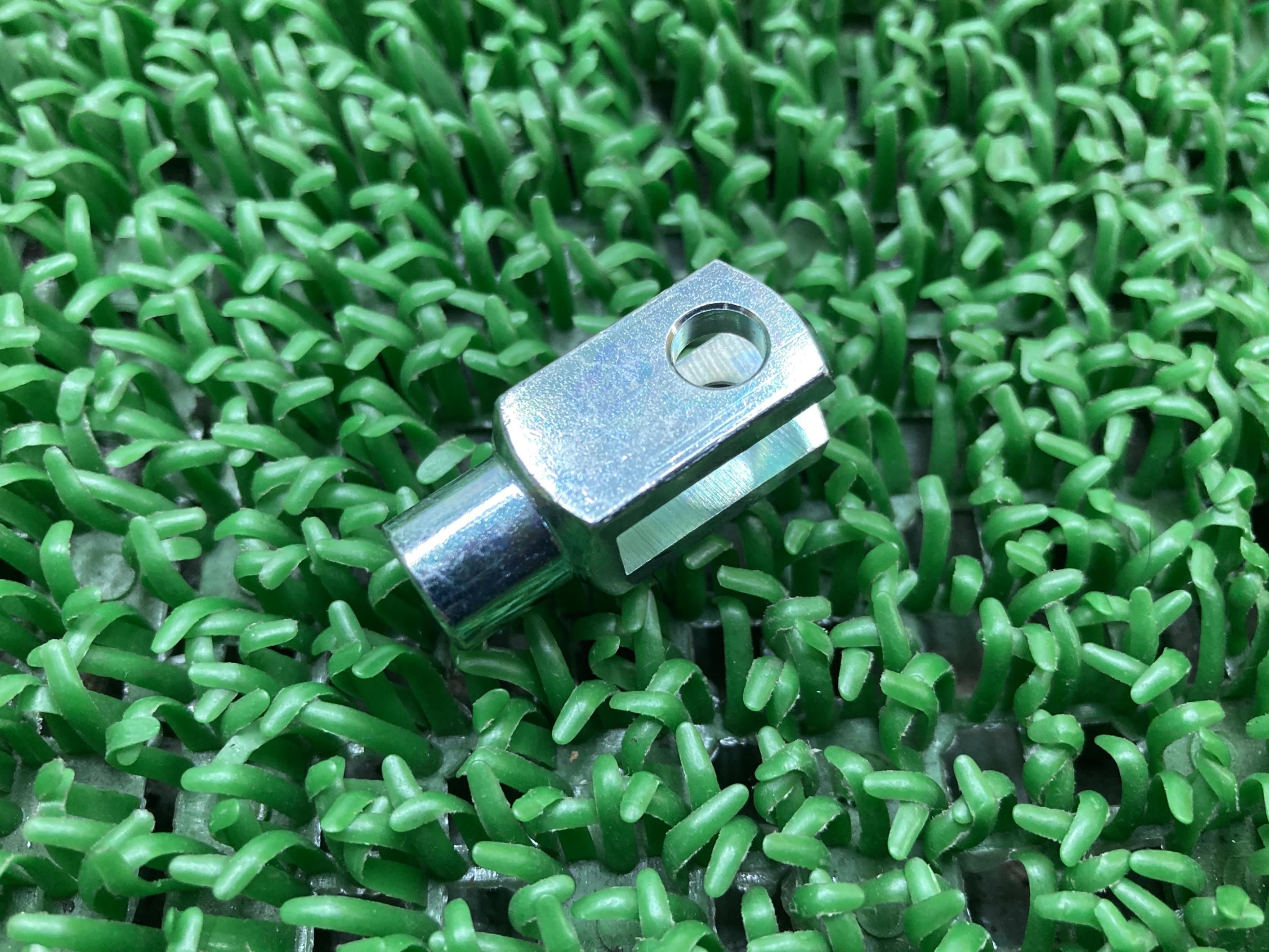 スクランブラー リアブレーキマスターロッドホルダー ドゥカティ 純正 中古 バイク 部品 ムルティストラーダ モンスター ディアベル ハイパーモタードにも 車検 Genuine モンスターS4R ムルティストラーダ1000DS 999S 749 61