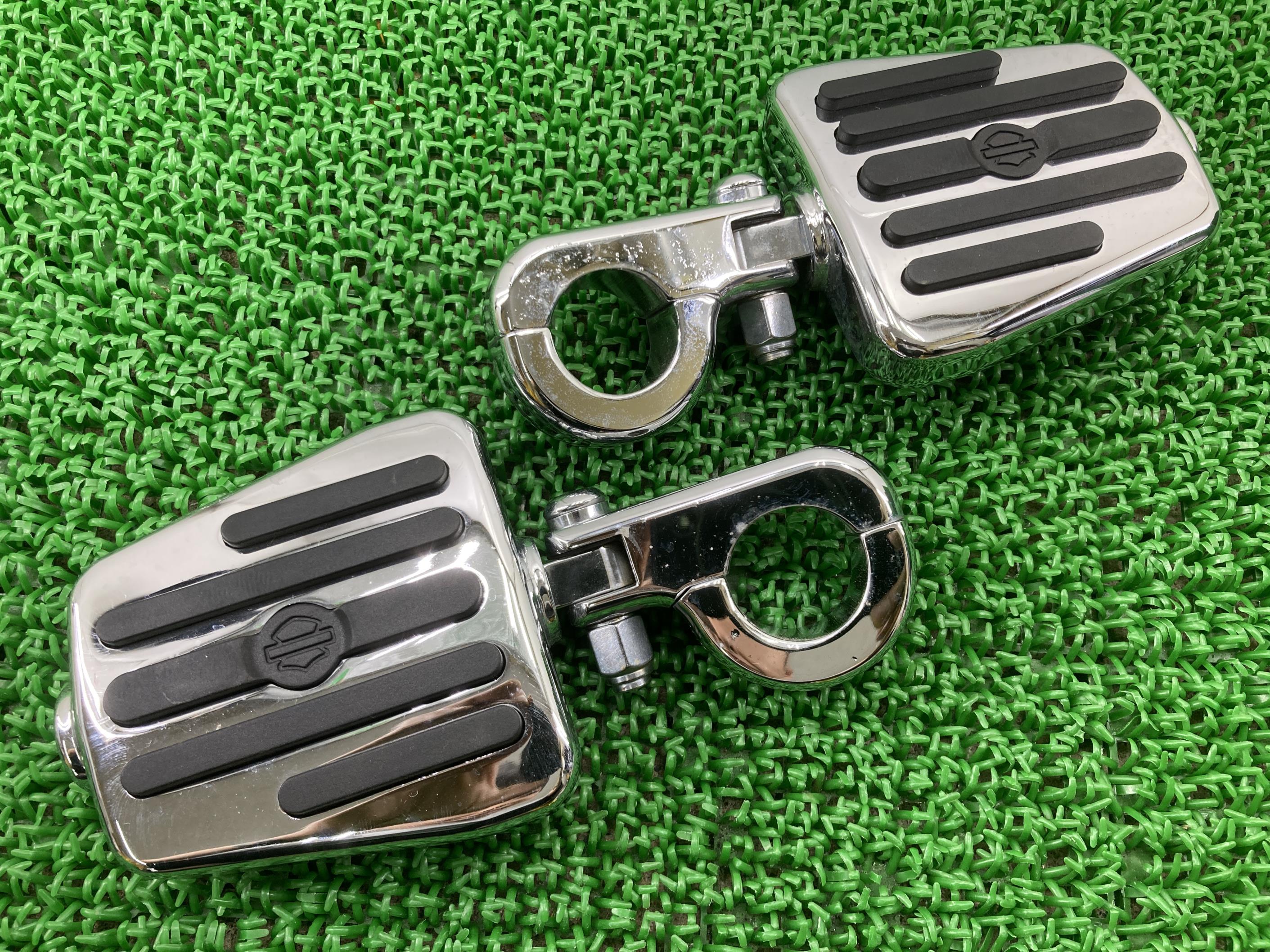 ハイウェイペグ左右ハーレー純正バイク部品1-14インチ径エンジンガード用オプションコンディション良好ソフテイルダイナ車検Genuine【中古】 88