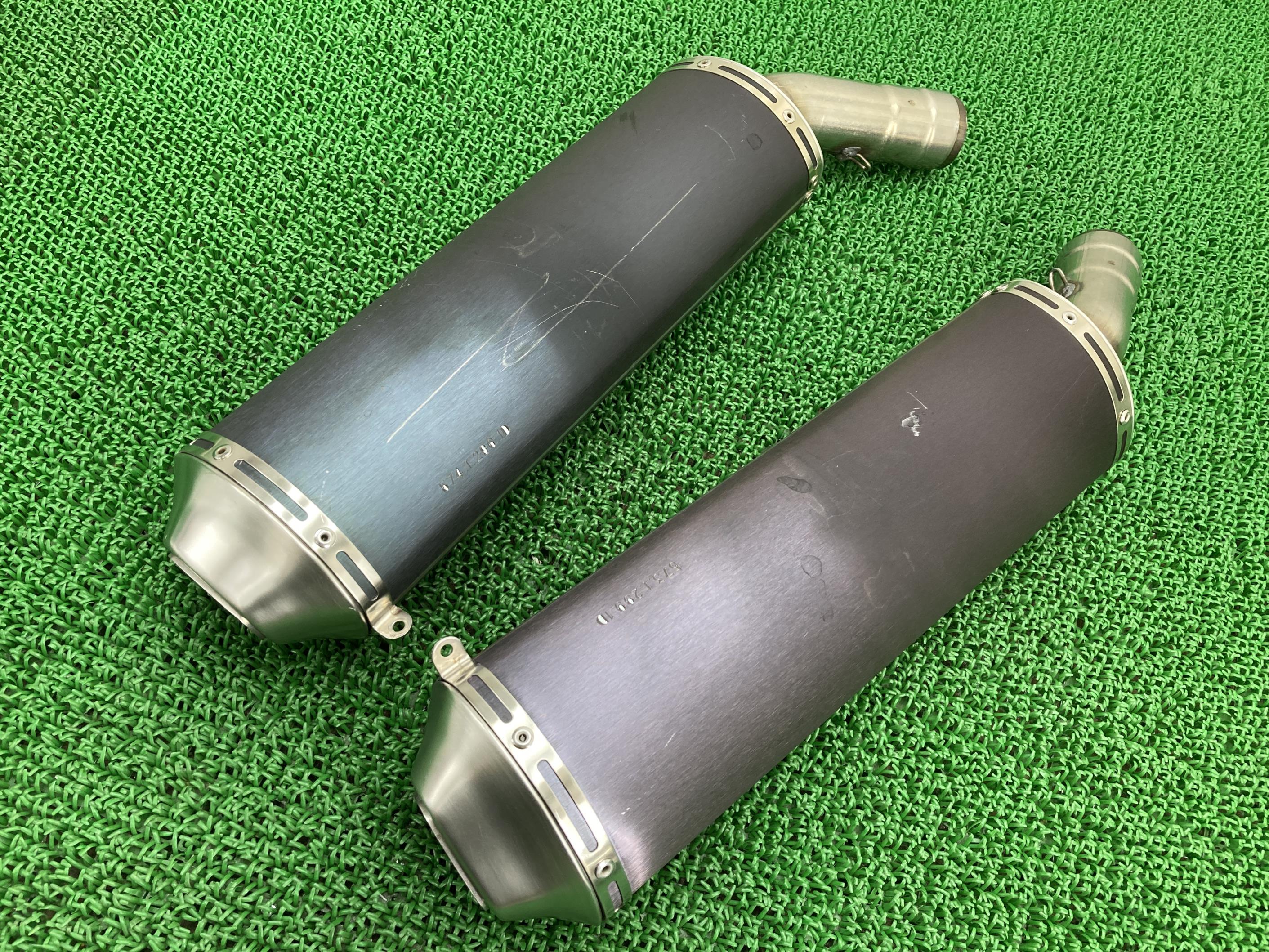 1098S サイレンサーマフラー 左右 ドゥカティ 純正 バイク 部品 573.1.299.1D 574.1.296.1D コケキズ無し 車検 Genuine 【中古】 9