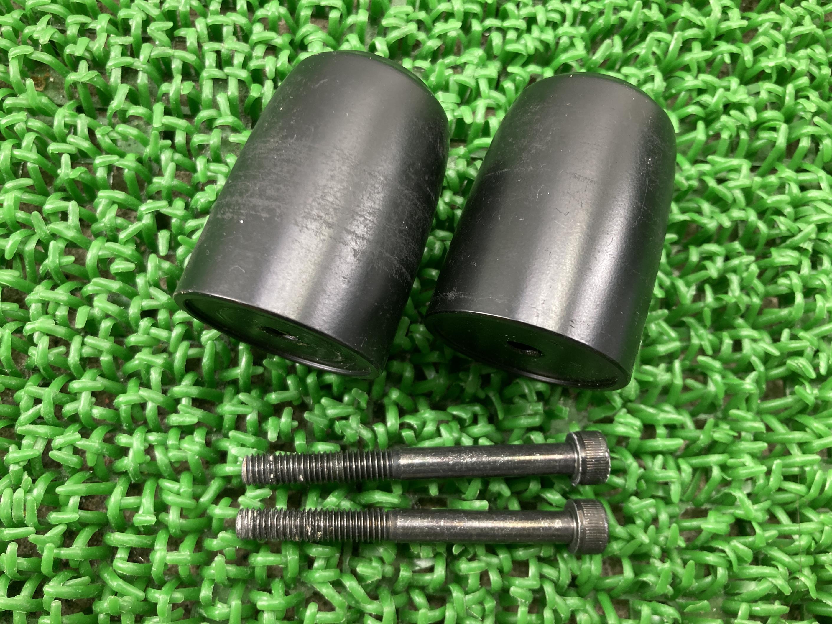 GSX1300Rハヤブサハンドルバーエンド左右スズキ純正バイク部品GX72Aグリップエンドハンドルウェイトコンディション良好コケキズ無し車検Genuine【中古...