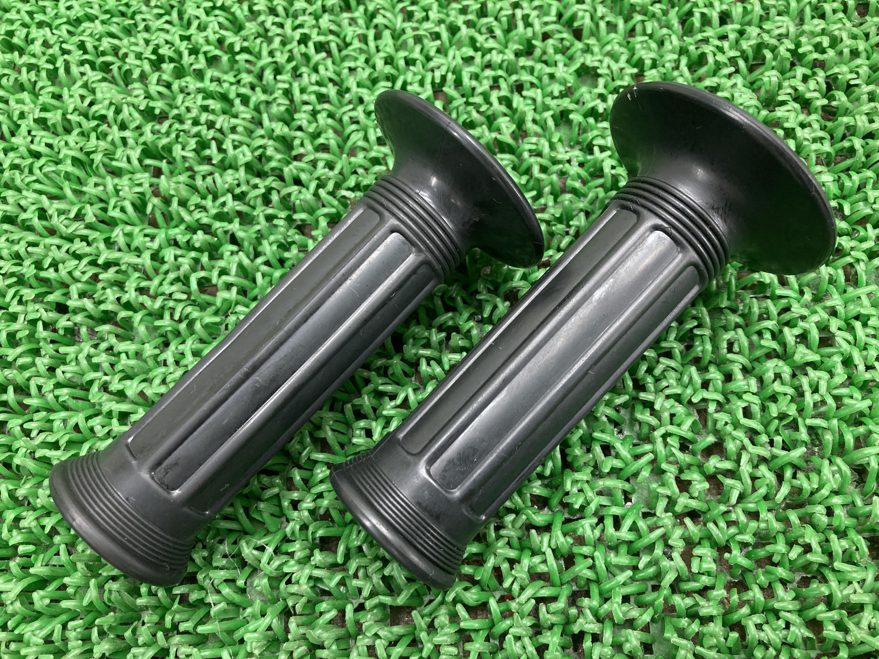 SR400ハンドルグリップヤマハ純正バイク部品1JRRH01J破れ無し品薄希少品車検Genuine【中古】 50