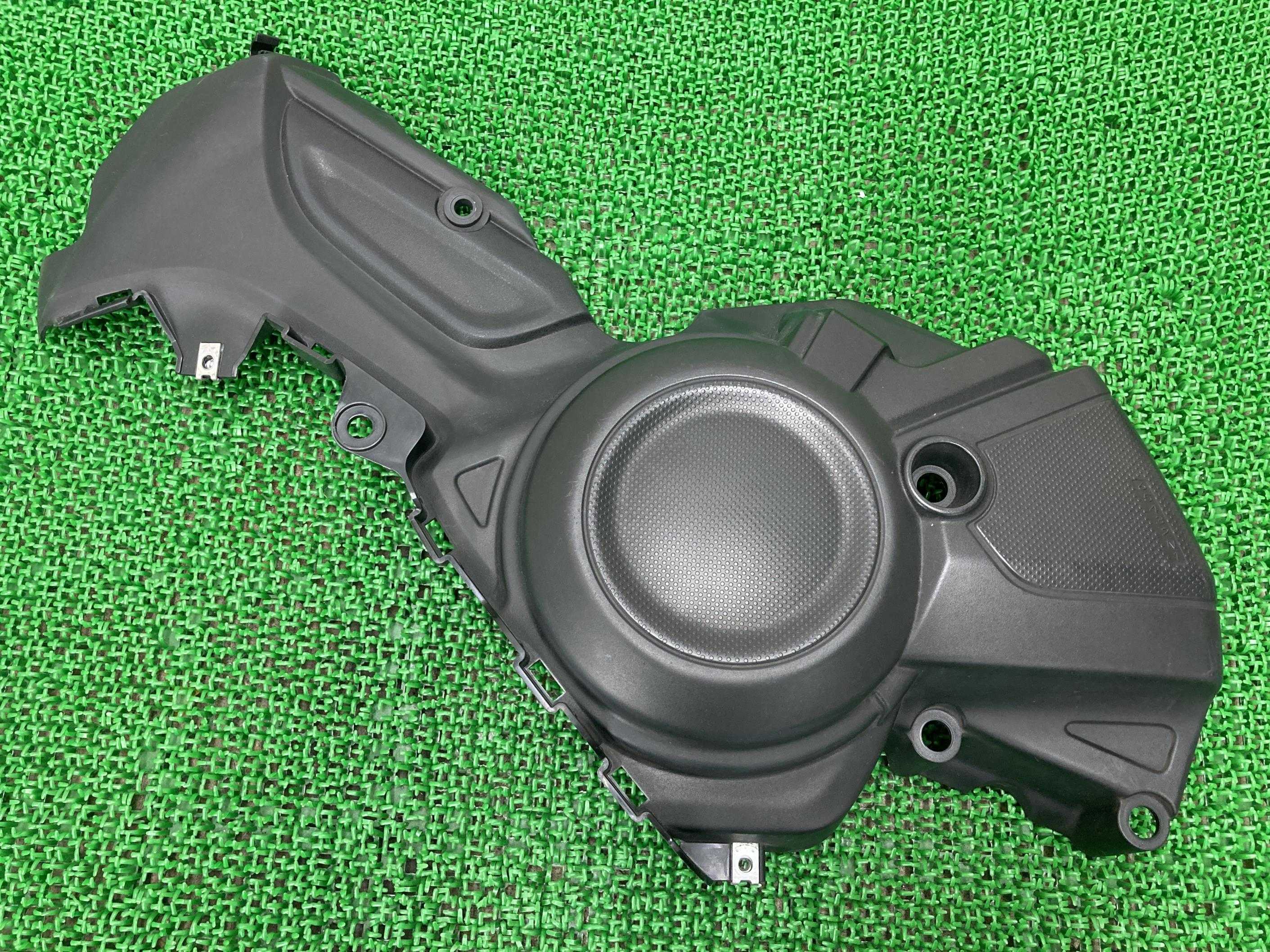 Vストローム650エンジンカバー左スズキ純正バイク部品VP56A割れ欠け無し品薄希少品ジェネレーターカバースプロケットカバー車検Genuine【中古】 84